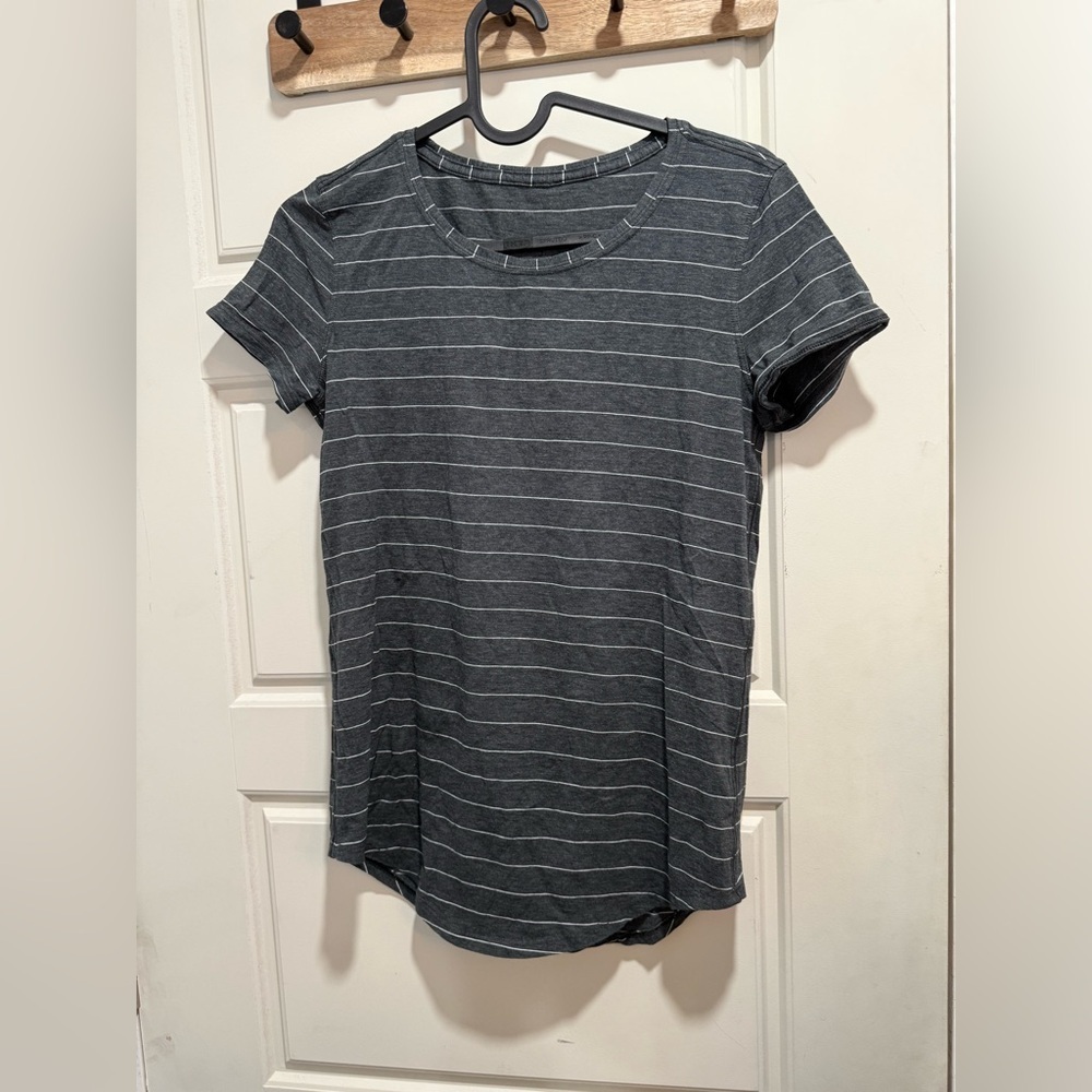 Lululemon love crewneck t shirt - Picture 2 of 4